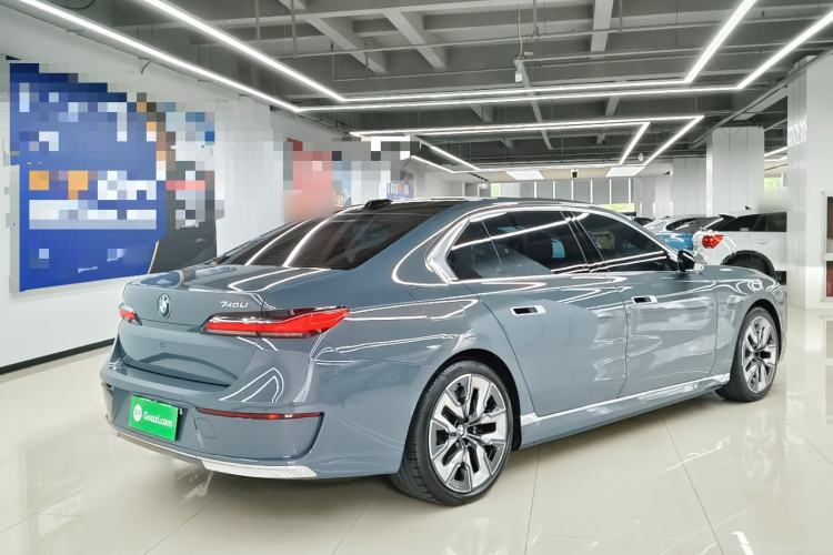Used BMW i7 2023 eDrive50L Prestige Luxury Package Rear Right 45 Deg