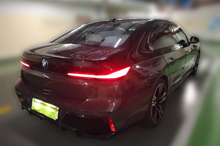Used BMW i7 2023 xDrive60L M Sport Package Rear Right 45 Deg