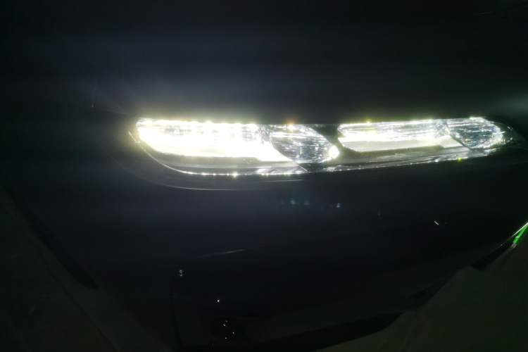 Used BMW i7 2023 eDrive50L Prestige M Sport Package Right Front Headlight