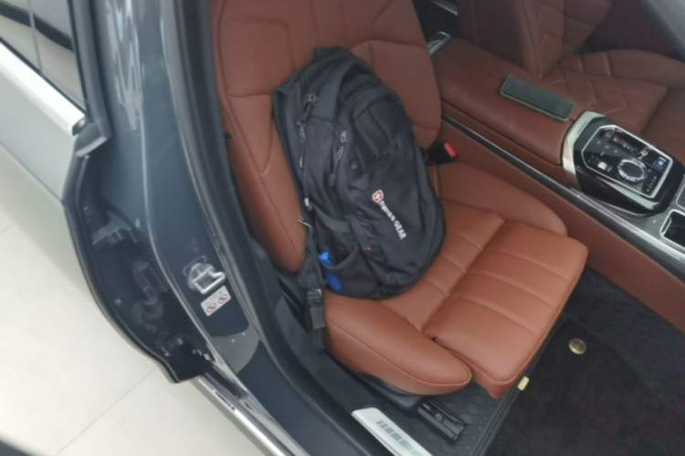Used BMW i7 2023 eDrive50L Prestige M Sport Package Right Front Seat