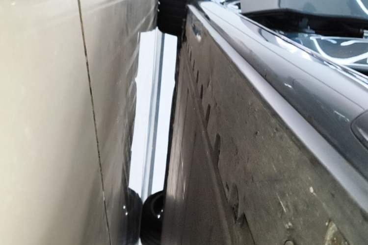 Used BMW i7 2023 eDrive50L Prestige Luxury Package Right Side Sill