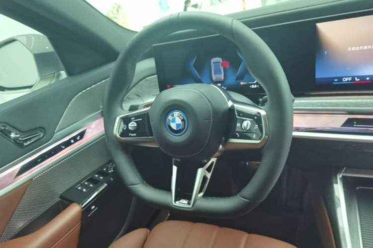 Used BMW i7 2023 eDrive50L Prestige M Sport Package Steering Wheel