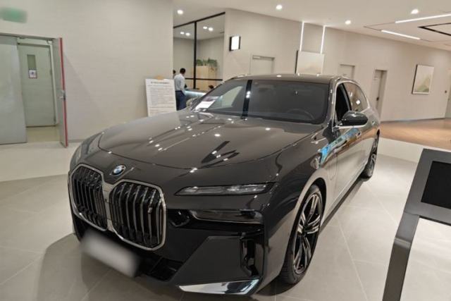 Used BMW i7 2023 eDrive50L Prestige M Sport Package