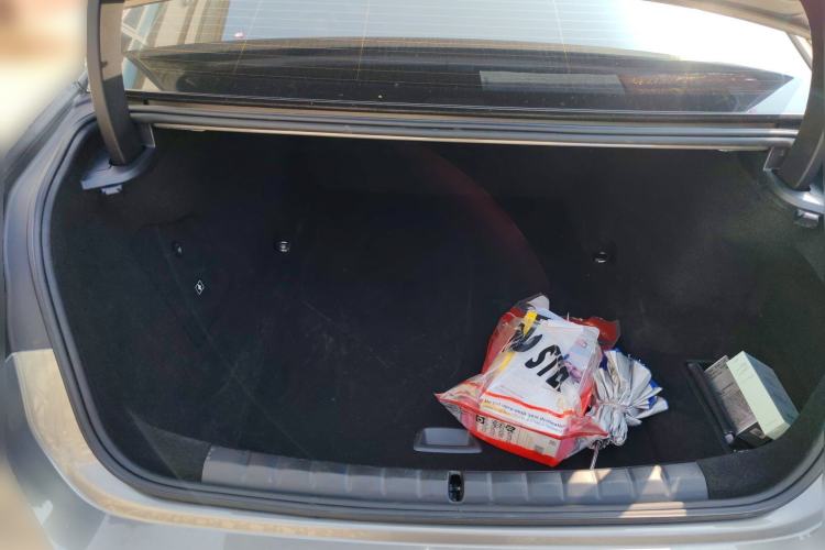 Used BMW i7 2023 eDrive50L Leading M Sport Package Trunk
