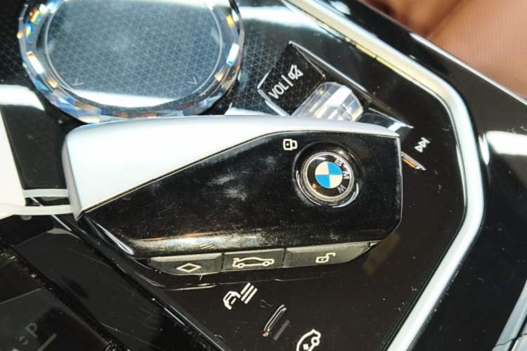 Used BMW i7 2023 eDrive50L Prestige Luxury Package Vehicle Key