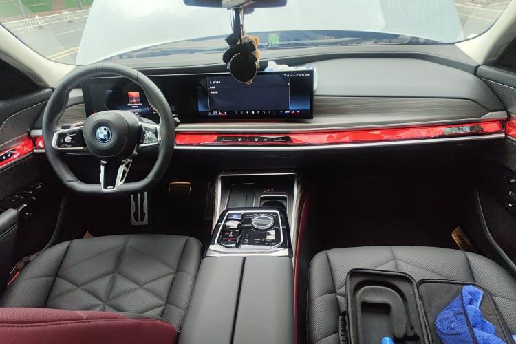 Used BMW i7 2023 eDrive50L Leading M Sport Package Center Console