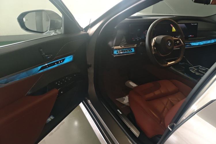 Used BMW i7 2023 eDrive50L Premium Luxury Package Driver Seat