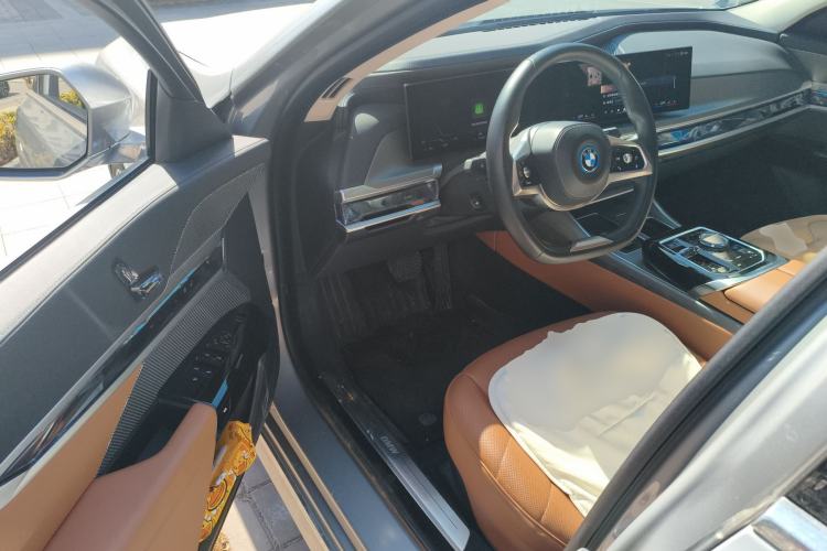Used BMW i7 2023 eDrive50L Premium Luxury Package Driver Seat