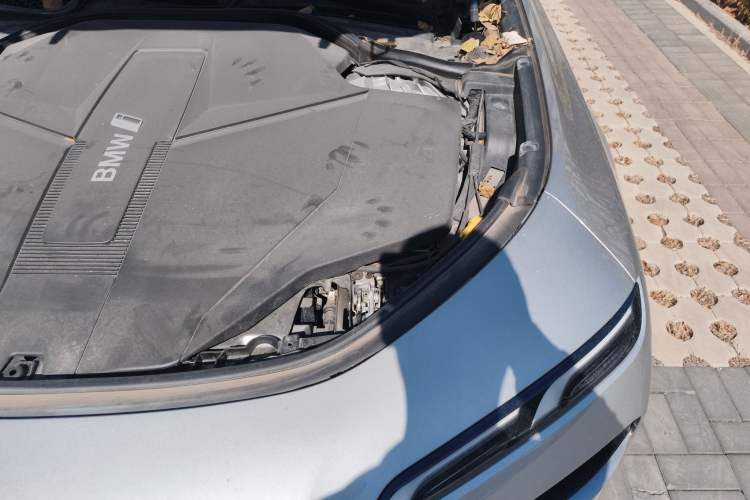 Used BMW i7 2023 eDrive50L Premium Luxury Package Engine Bay Left