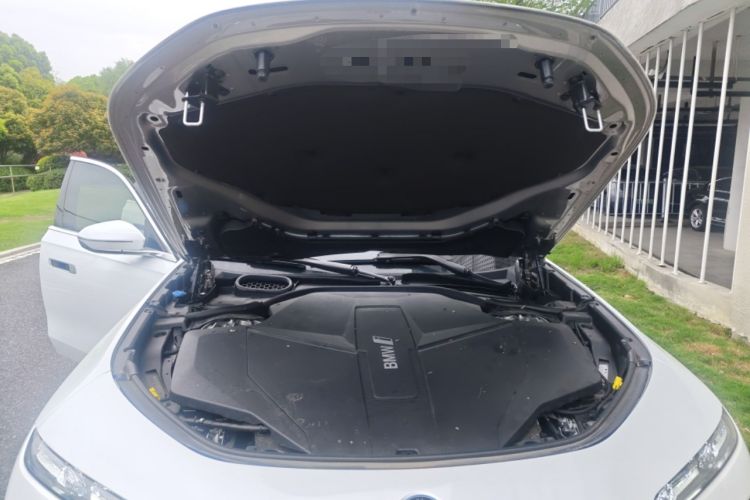 Used BMW i7 2023 xDrive60L Luxury Package Engine Bay