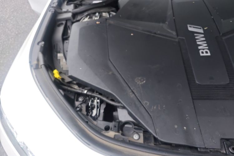 Used BMW i7 2023 xDrive60L Luxury Package Engine Bay Right