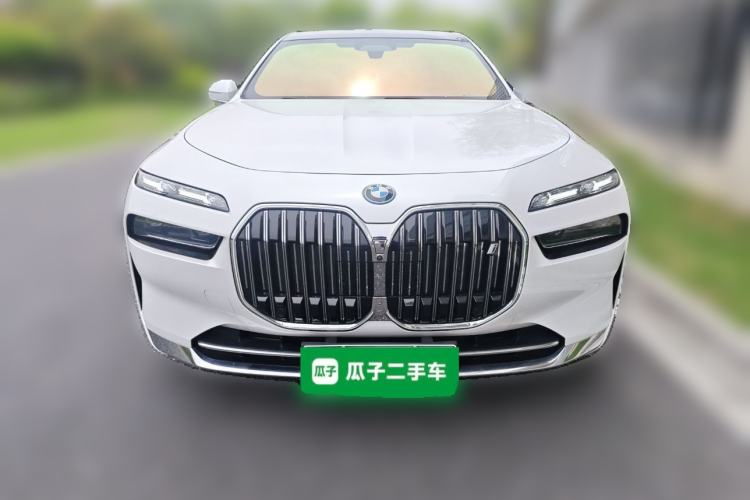 Used BMW i7 2023 xDrive60L Luxury Package Front