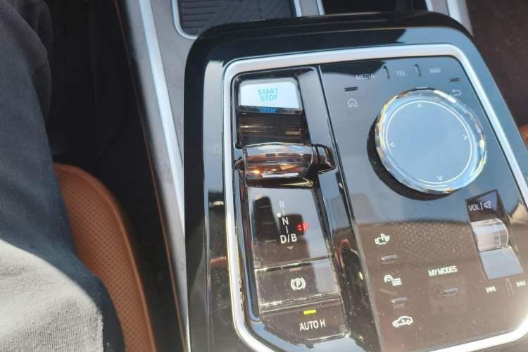 Used BMW i7 2023 eDrive50L Premium Luxury Package Gear Lever