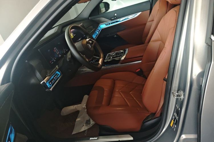 Used BMW i7 2023 eDrive50L Premium Luxury Package Left Front Seat