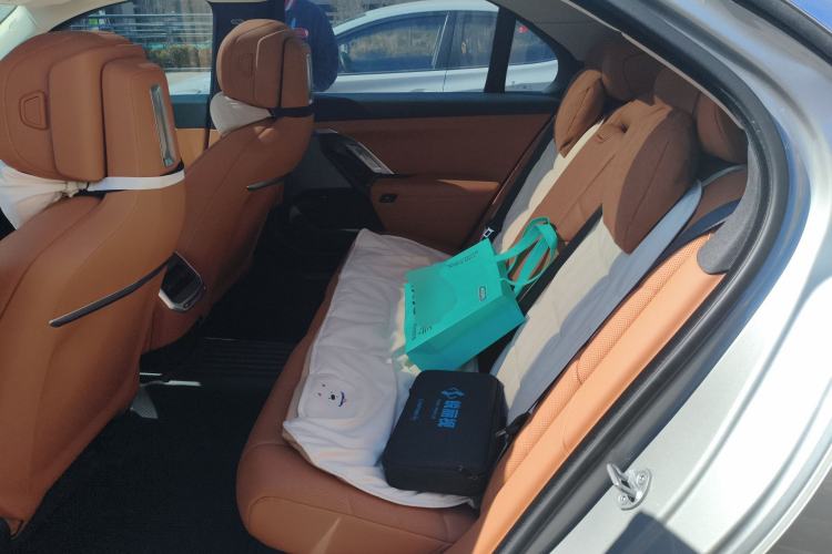 Used BMW i7 2023 eDrive50L Premium Luxury Package Left Rear Seat