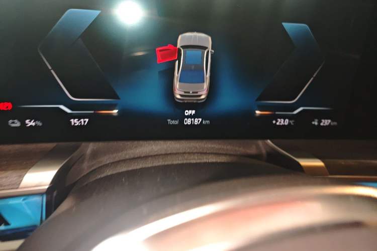 Used BMW i7 2023 eDrive50L Premium Luxury Package Odometer Close Up