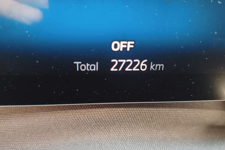 Used BMW i7 2023 eDrive50L Premium Luxury Package Odometer Close Up