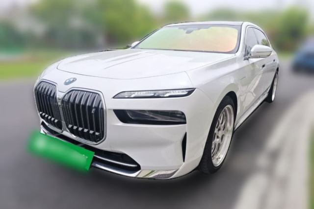 Used BMW i7 2023 xDrive60L Luxury Package