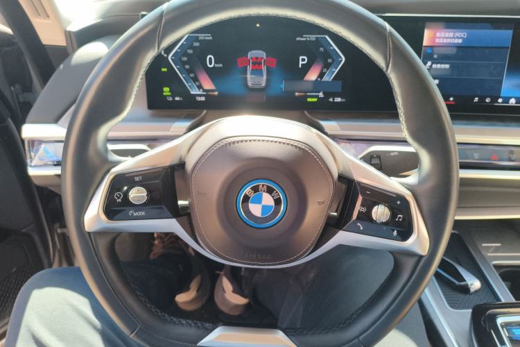 Used BMW i7 2023 eDrive50L Premium Luxury Package Steering Wheel
