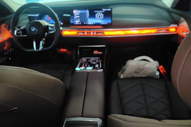Used BMW i7 2023 eDrive50L Leading M Sport Package Center Console