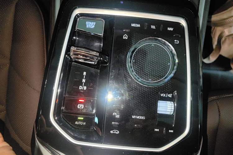 Used BMW i7 2023 eDrive50L Leading M Sport Package Gear Lever