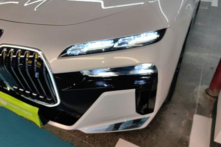 Used BMW i7 2023 eDrive50L Leading M Sport Package Left Front Headlight