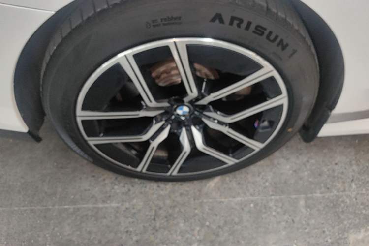 Used BMW i7 2023 eDrive50L Leading M Sport Package Right Rear Wheel Hub
