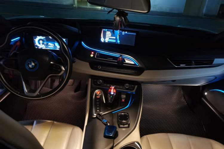 Used BMW i8 2014 Standard Model Center Console