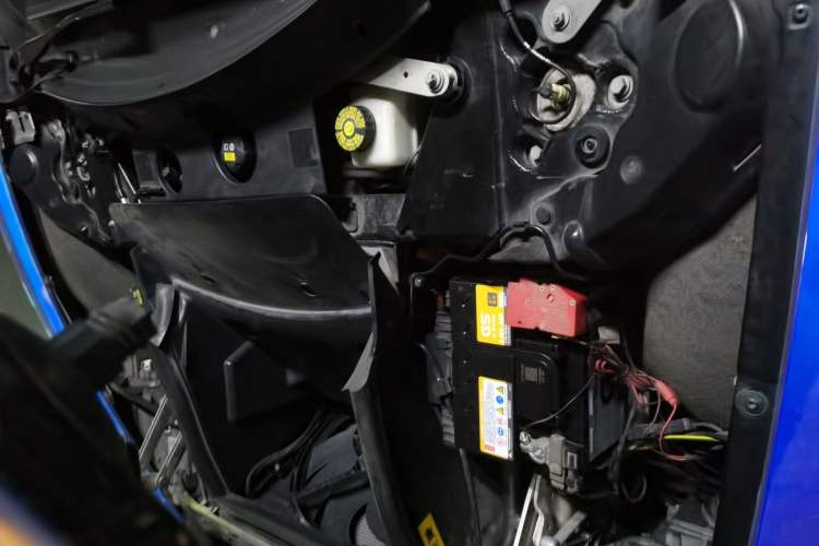 Used BMW i8 2014 Standard Model Engine Bay Left