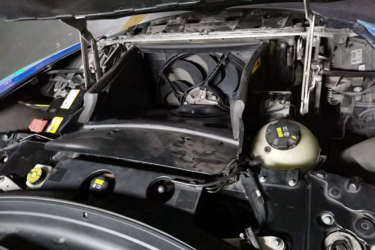Used BMW i8 2014 Standard Model Engine Bay