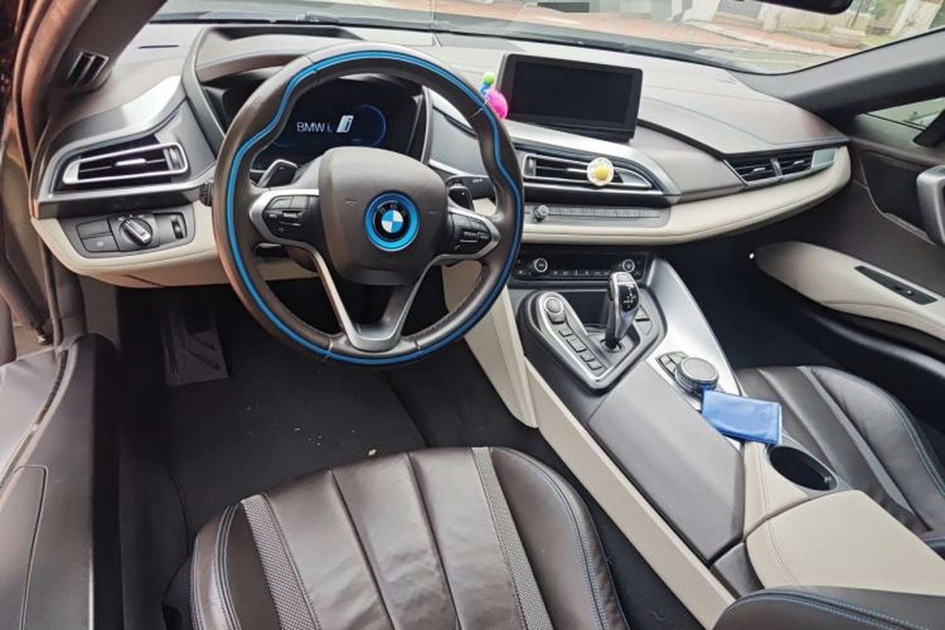 Used BMW i8 2014 Standard Model Center Console