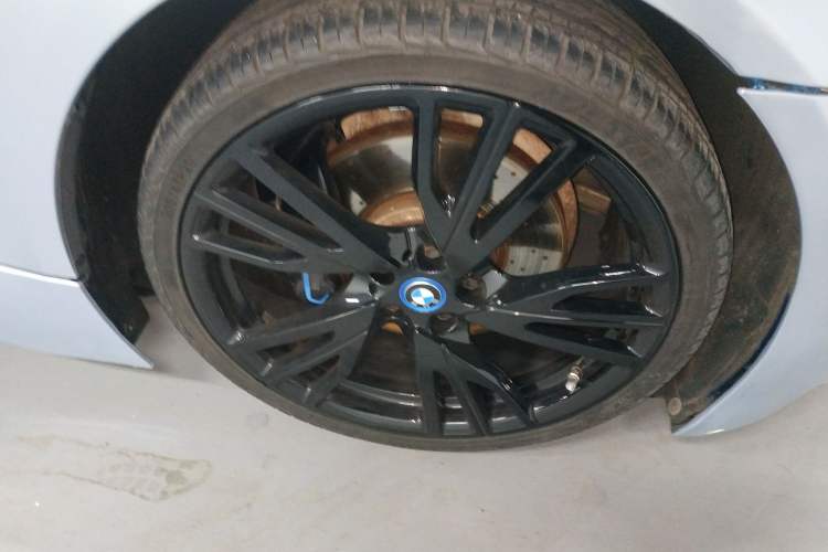 Used BMW i8 2014 Standard Model Right Front Wheel Hub