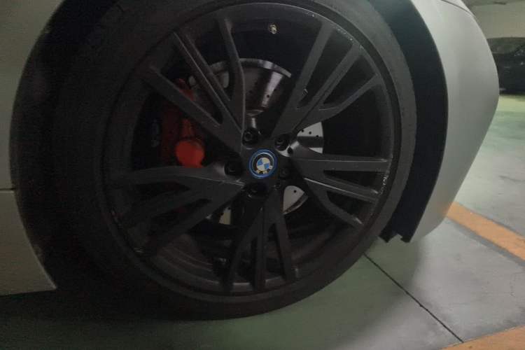 Used BMW i8 2014 Standard Model Right Front Wheel Hub