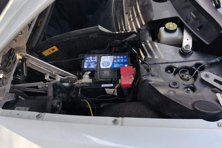 Used BMW i8 2014 Standard Model Engine Bay Left