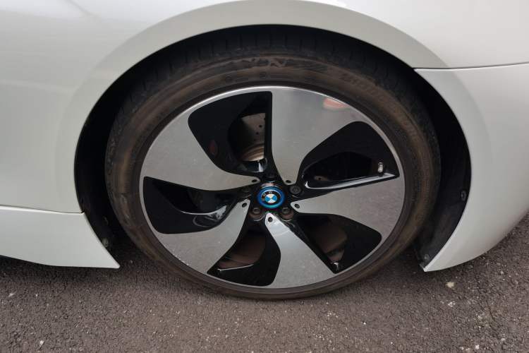 Used BMW i8 2014 Standard Model Right Front Wheel Hub