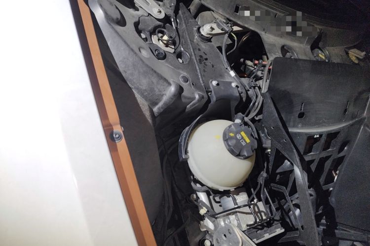Used BMW i8 2019 Convertible Sports Car Engine Bay Right