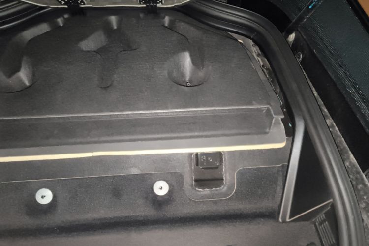 Used BMW i8 2019 Convertible Sports Car Engine Bay Left