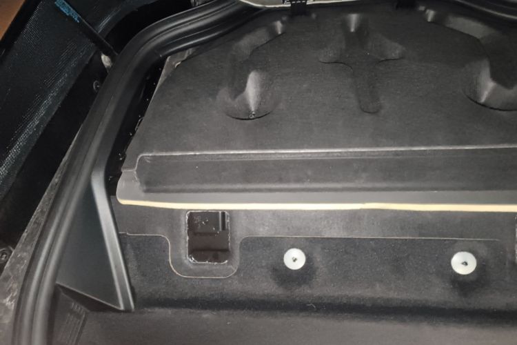 Used BMW i8 2019 Convertible Sports Car Engine Bay Right