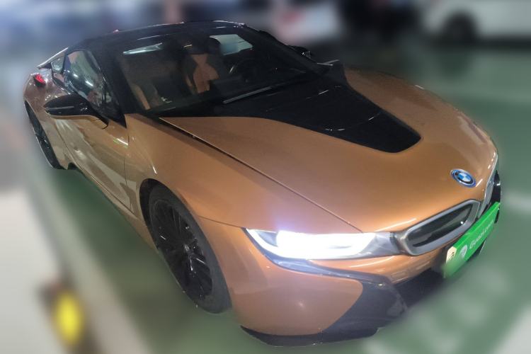 Used BMW i8 2019 Convertible Sports Car Front Right 45 Deg