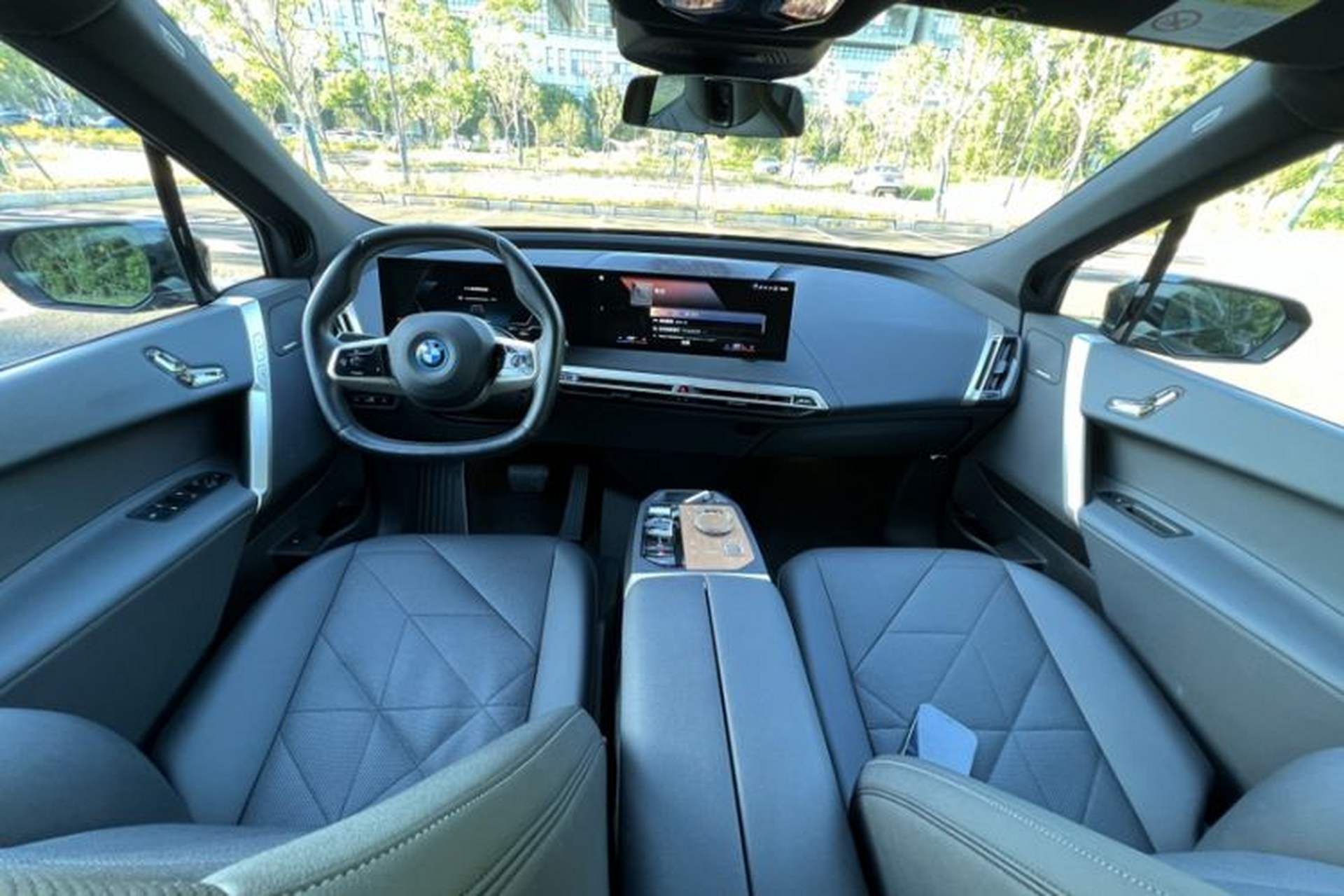 Used BMW iX 2022 xDrive40 Interior 9
