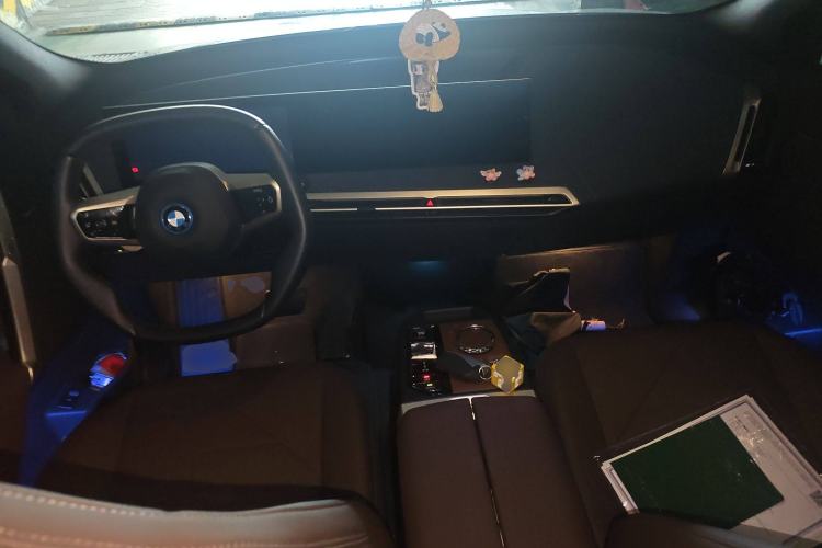 Used BMW iX 2023 xDrive40 Center Console
