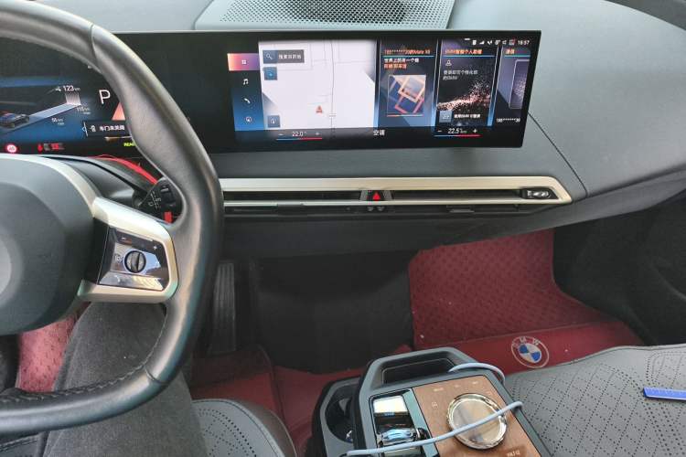 Used BMW iX 2022 xDrive40 Audio And AC Panel