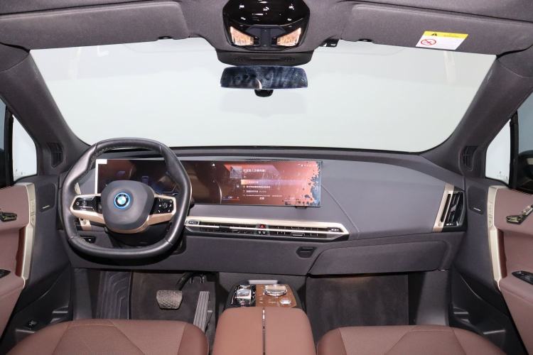 Used BMW iX 2022 xDrive40 Audio And AC Panel