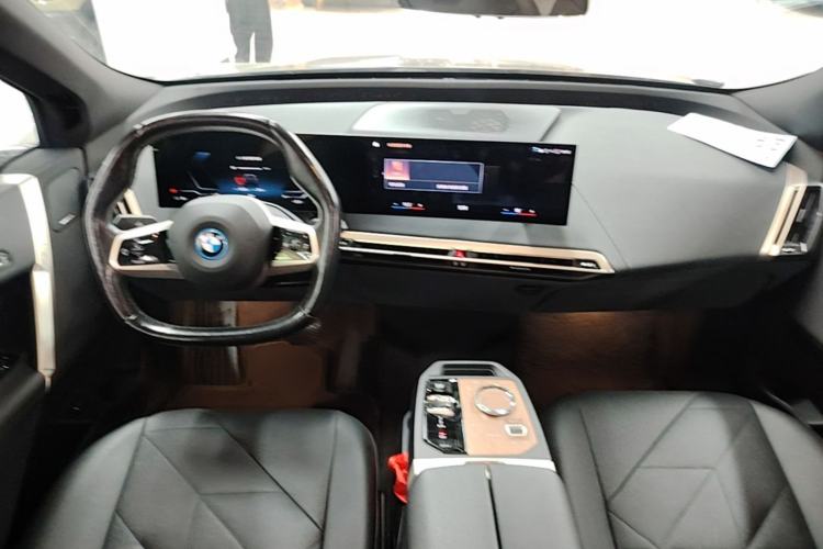 Used BMW iX 2022 xDrive40 Center Console