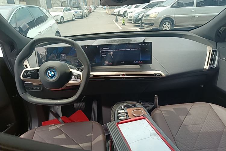 Used BMW iX 2022 xDrive40 Center Console