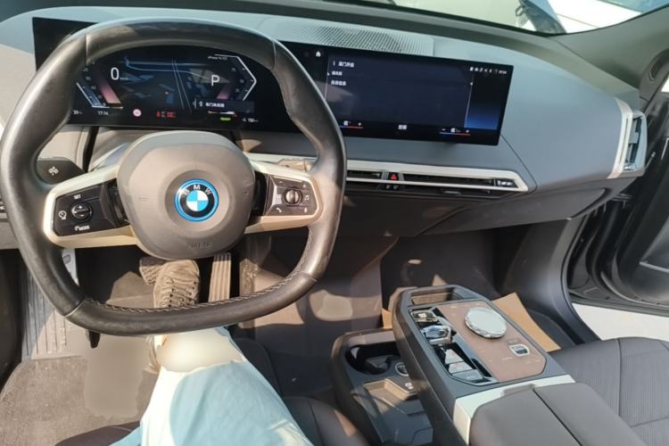 Used BMW iX 2022 xDrive40 Center Console