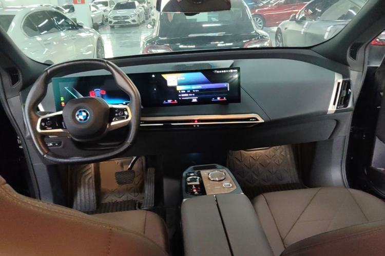 Used BMW iX 2022 xDrive40 Center Console