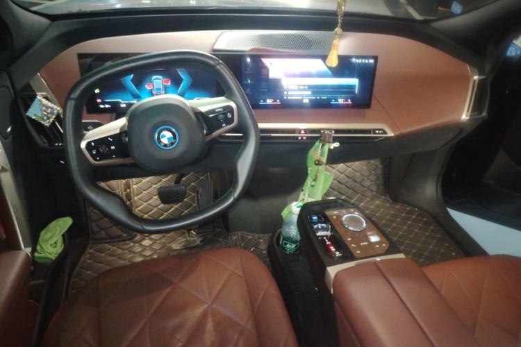 Used BMW iX 2022 xDrive50 Center Console