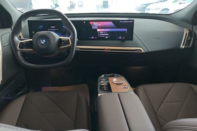 Used BMW iX 2022 xDrive40 Center Console