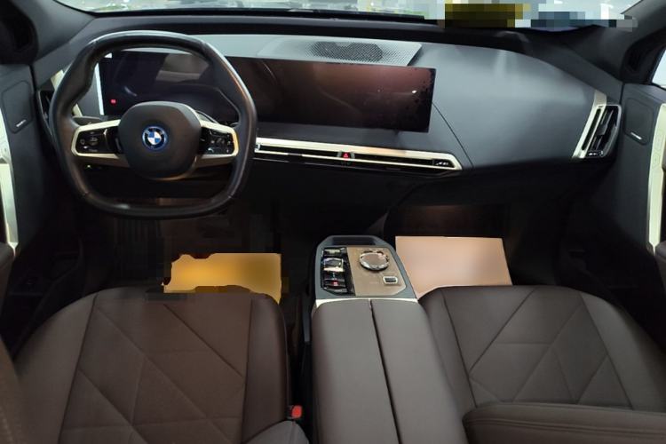 Used BMW iX 2022 xDrive40 Center Console